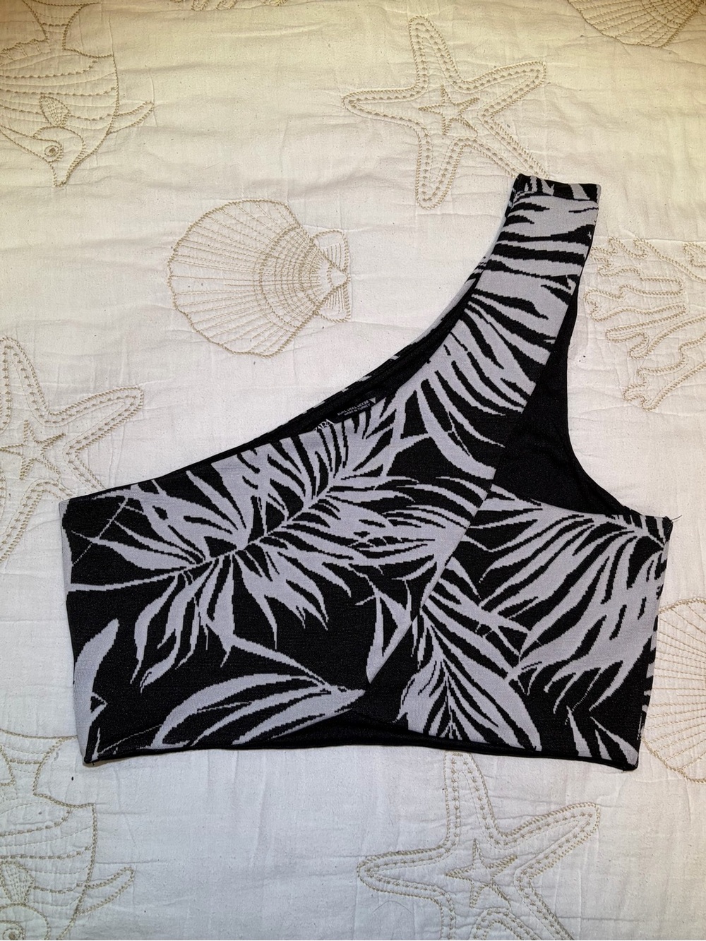 Zara Black and White One-Shoulder Tropical Palm Print Bikini Top. Large